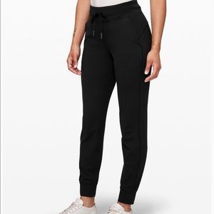 Lululemon women’s joggers